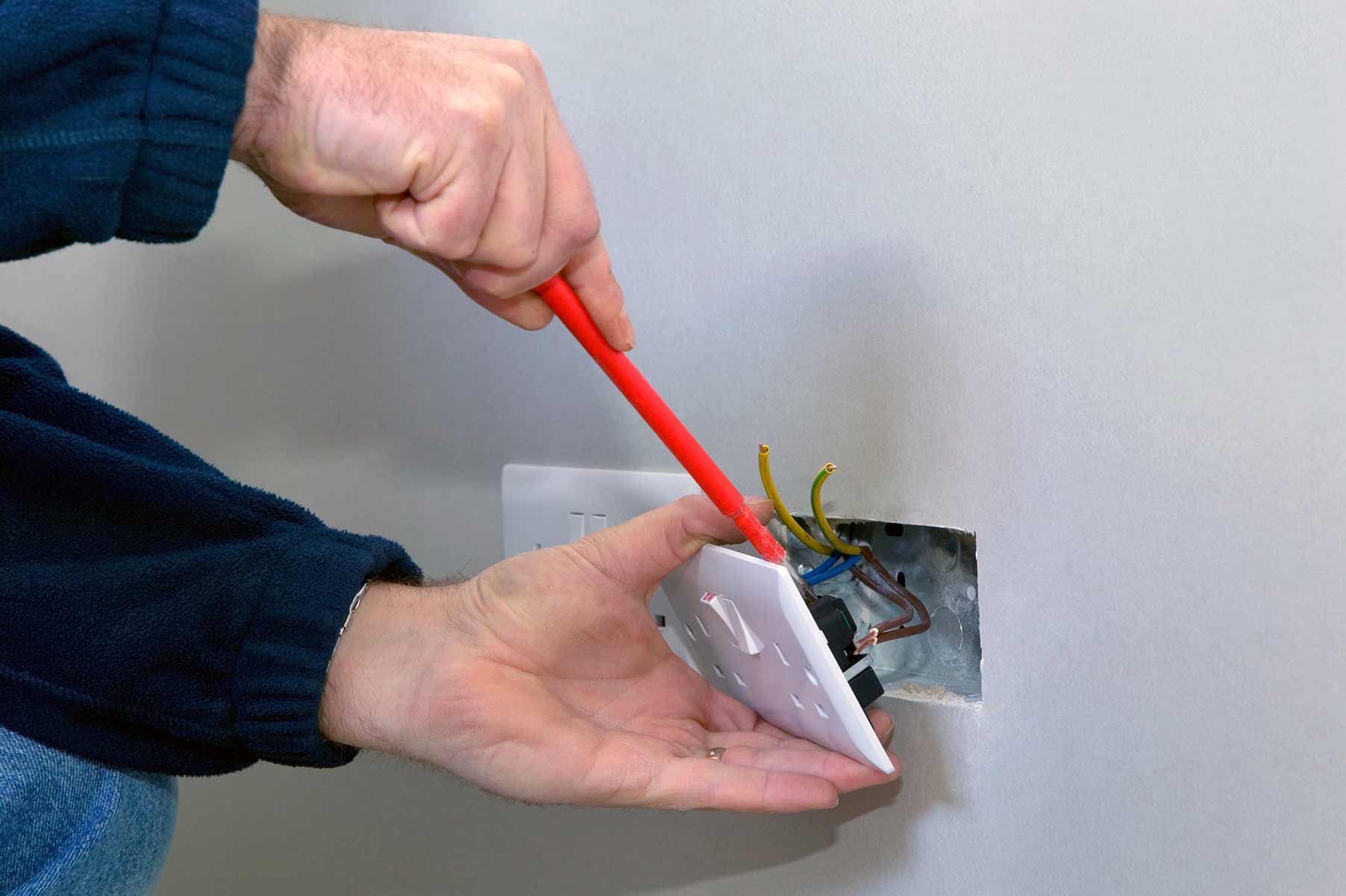Our electricians can install plug sockets for domestic and commercial proeprties in Crouch End and the local area. 